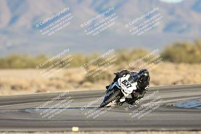 media/Dec-07-2025-CVMA (Sun) [[3e7d2de5dc]]/Race 18-Formula Twins-Formula 40 UL/